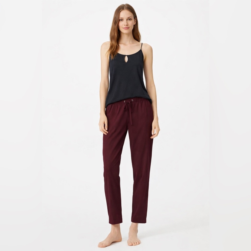 Two piece outfit including H&M burgundy pants and a Candies Tank - Picture 4 of 4